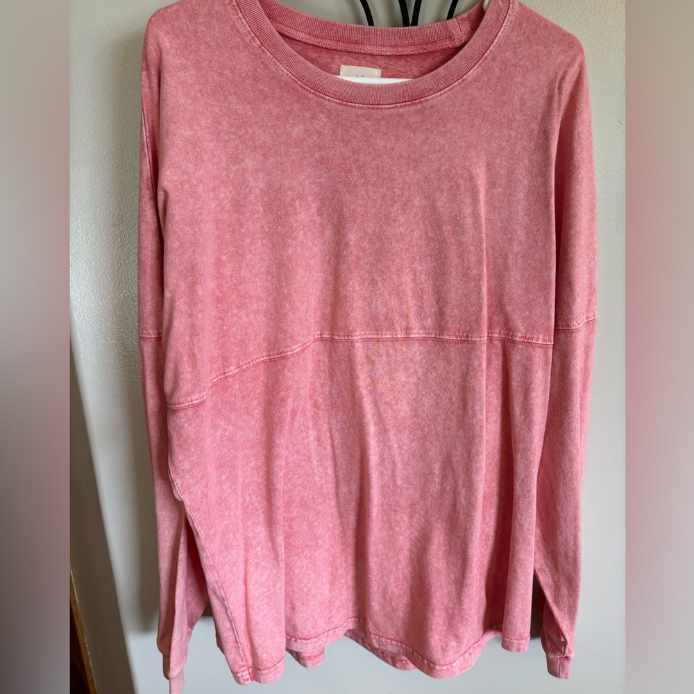 🌻Long sleeve top in pinky coral color - hardly worn